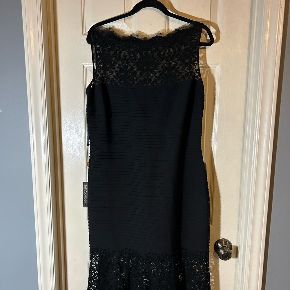 Tadashi Shoji Black Lace Midi Skirt